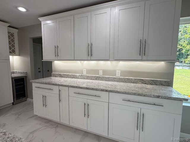 1217 Kings Carriage Road, Grand Blanc, MI 48439