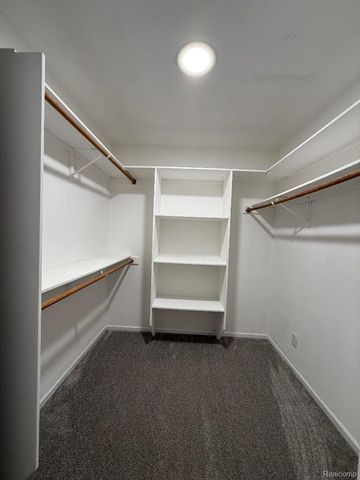 1217 Kings Carriage Road, Grand Blanc, MI 48439