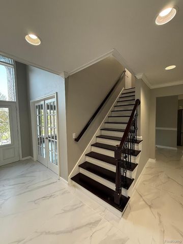 1217 Kings Carriage Road, Grand Blanc, MI 48439