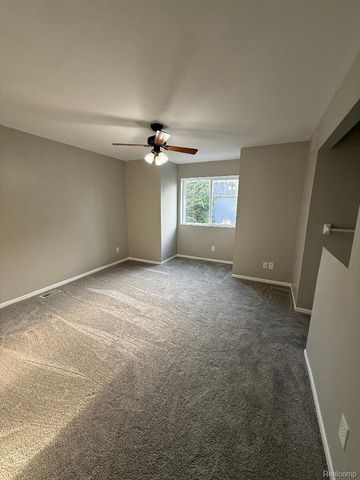 1217 Kings Carriage Road, Grand Blanc, MI 48439