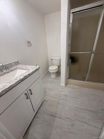 1217 Kings Carriage Road, Grand Blanc, MI 48439