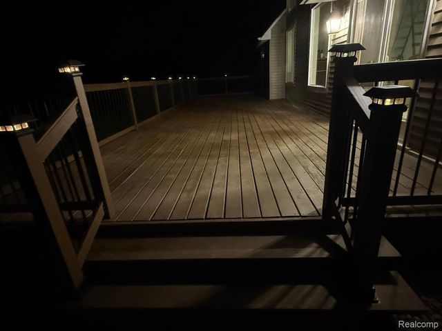 1217 Kings Carriage Road, Grand Blanc, MI 48439