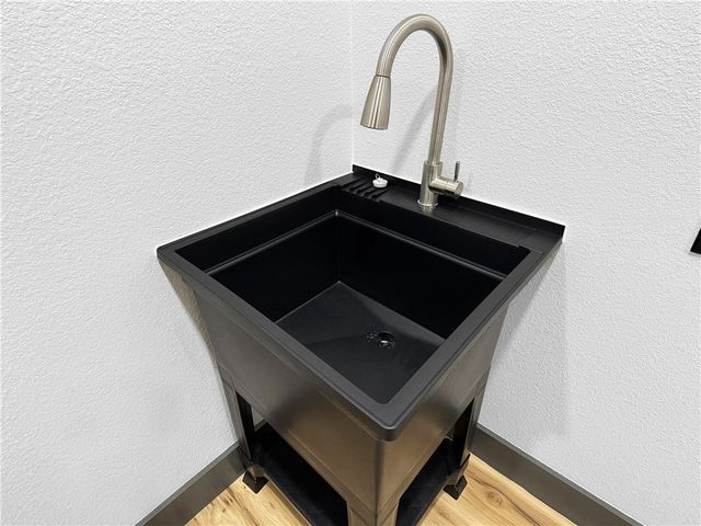 309 West 9th Street, Hearne, TX 77859