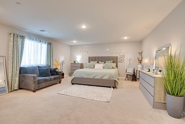 1425 Silverbell Dr, Stockton, CA 95206