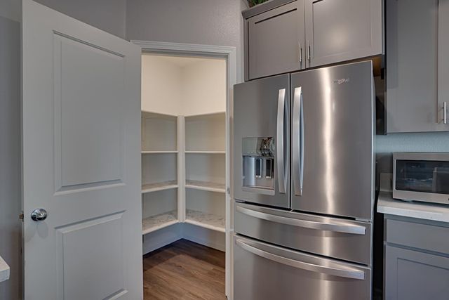 1425 Silverbell Dr, Stockton, CA 95206