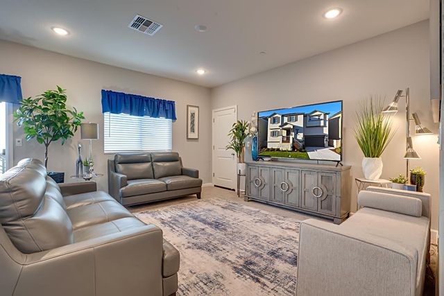 1425 Silverbell Dr, Stockton, CA 95206