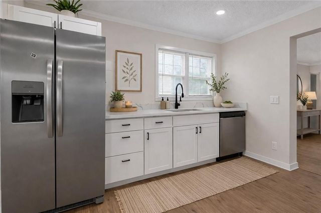 2060 Baker Rd, Atlanta, GA 30318