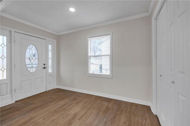 2060 Baker Rd, Atlanta, GA 30318