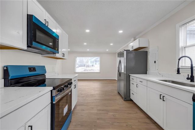 2060 Baker Rd, Atlanta, GA 30318