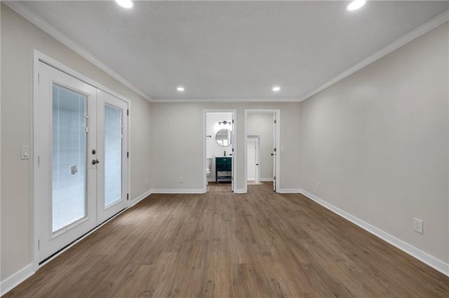 2060 Baker Rd, Atlanta, GA 30318