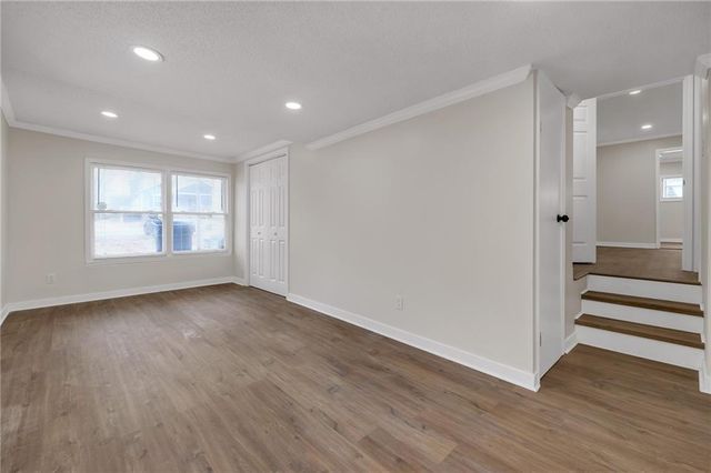 2060 Baker Rd, Atlanta, GA 30318