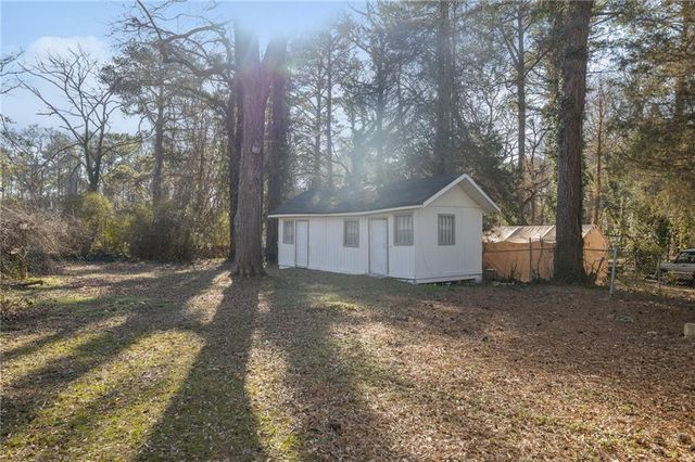 2060 Baker Rd, Atlanta, GA 30318