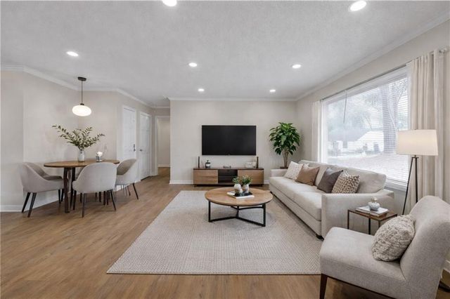 2060 Baker Rd, Atlanta, GA 30318