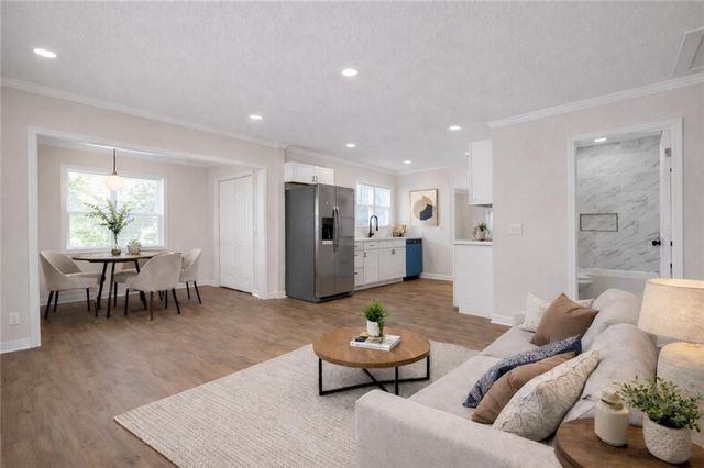 2060 Baker Rd, Atlanta, GA 30318