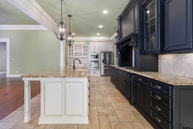 10969 Deer Creek Dr, Tyler, TX 75707