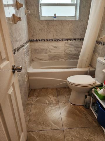 4241 NW 36th Ave, Lauderdale Lakes, FL 33309