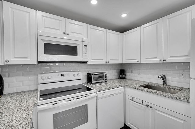 646 Flanders N, Delray Beach, FL 33484