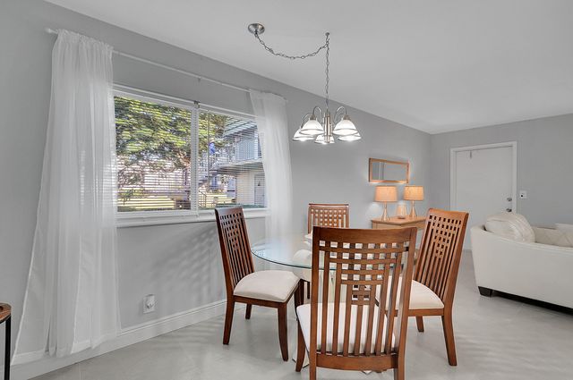 646 Flanders N, Delray Beach, FL 33484