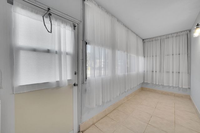 646 Flanders N, Delray Beach, FL 33484
