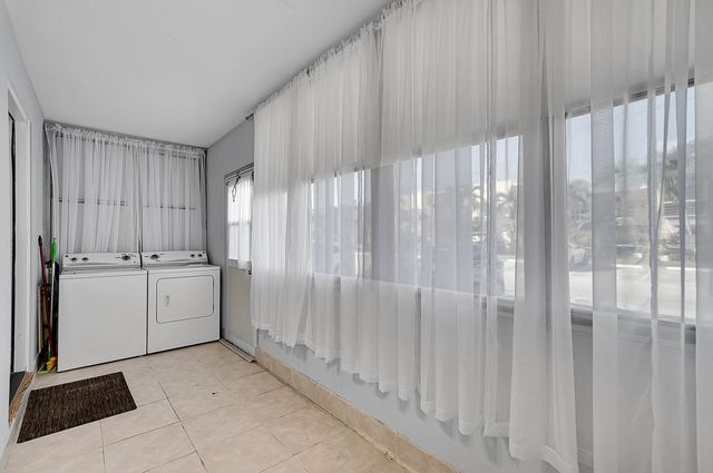 646 Flanders N, Delray Beach, FL 33484