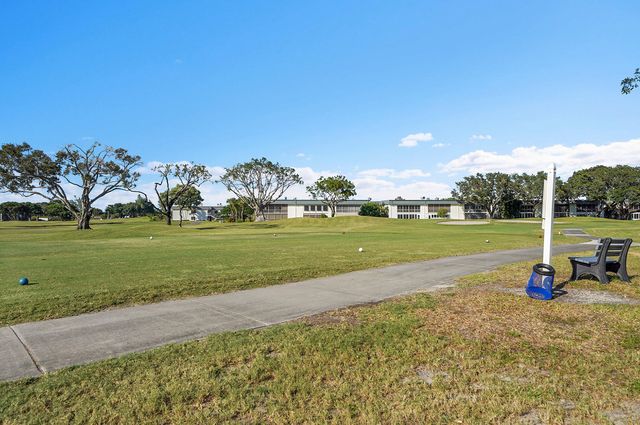 646 Flanders N, Delray Beach, FL 33484