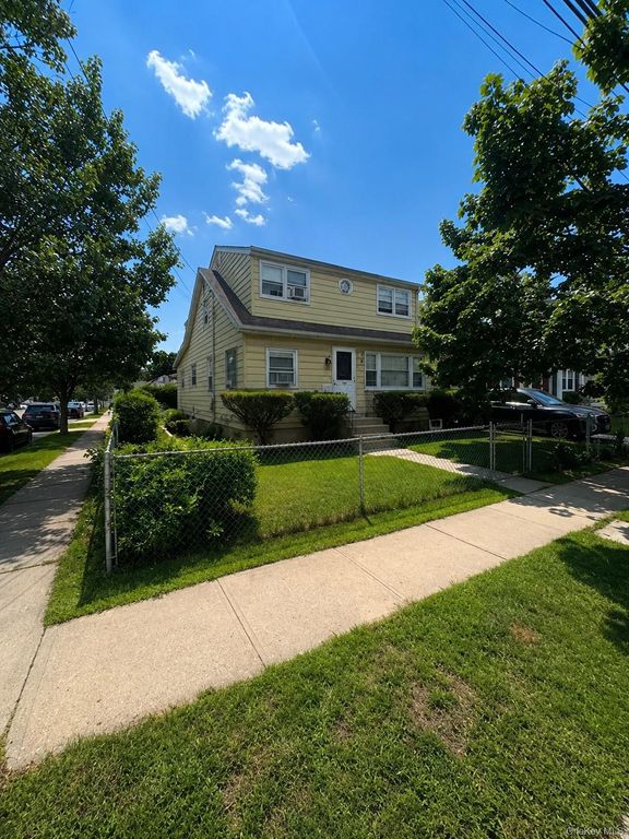 801 Oak Street, Bellmore, NY 11710