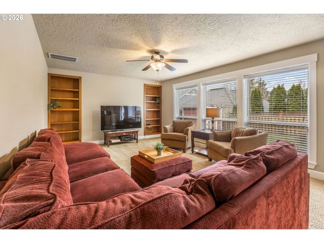 3796 ILLAHE HILL Rd S, Salem, OR 97302
