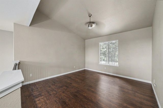 2055 Bedford Avenue, Clovis, CA 93611