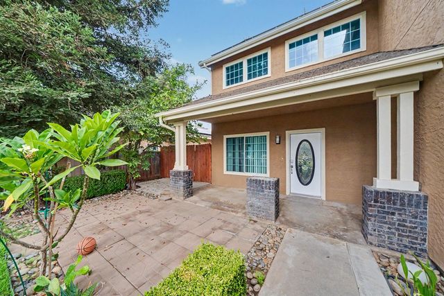 2055 Bedford Avenue, Clovis, CA 93611