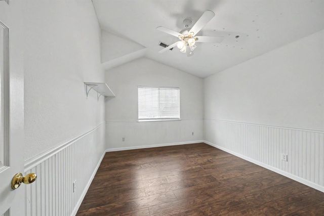 2055 Bedford Avenue, Clovis, CA 93611