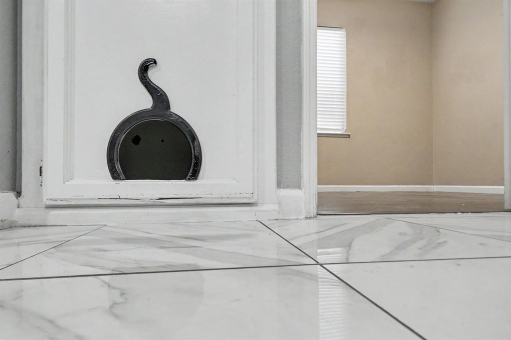 Image 13 of property listing at 2055 Bedford Avenue, Clovis, CA 93611