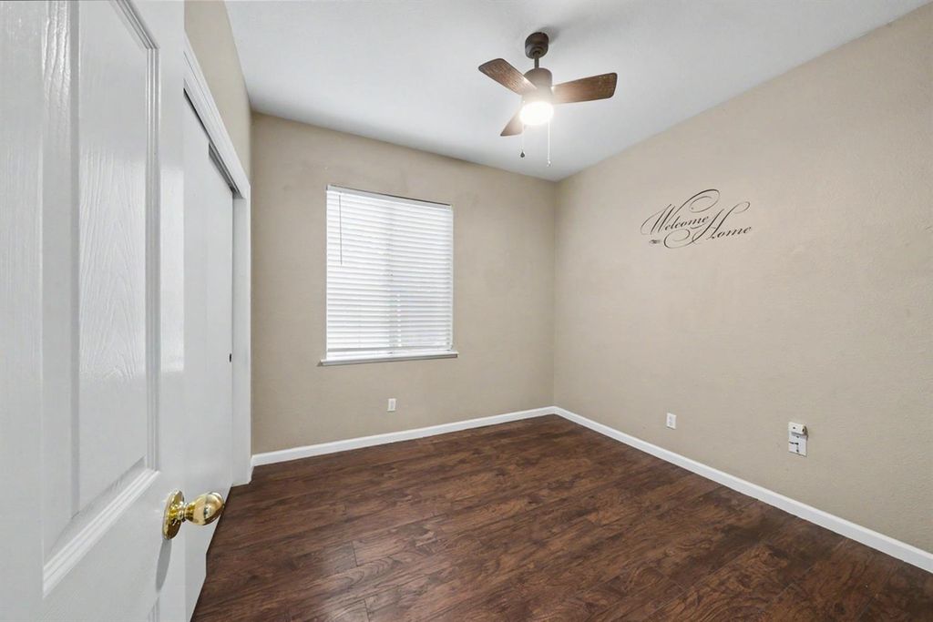Image 14 of property listing at 2055 Bedford Avenue, Clovis, CA 93611