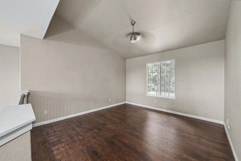 Image 17 of property listing at 2055 Bedford Avenue, Clovis, CA 93611