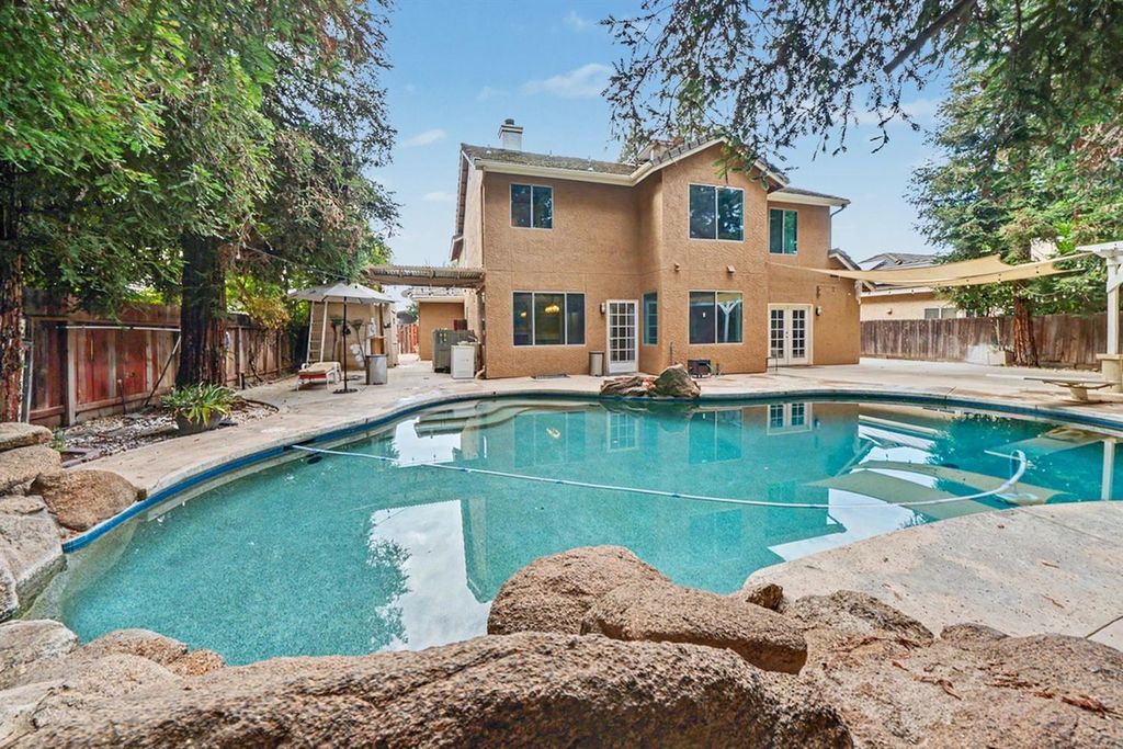 Image 28 of property listing at 2055 Bedford Avenue, Clovis, CA 93611