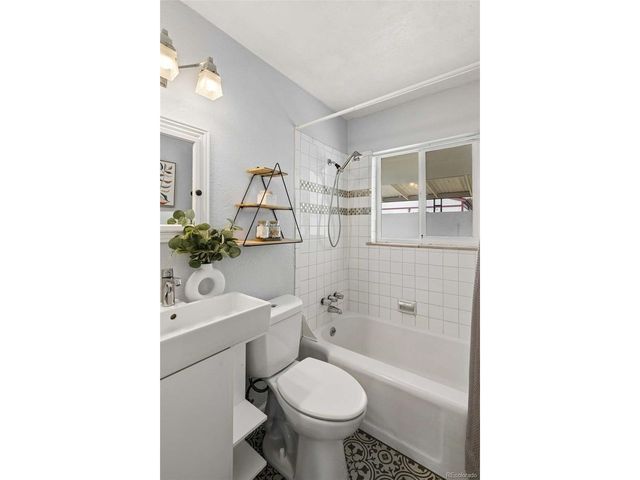 556 S Canosa Ct, Denver, CO 80219