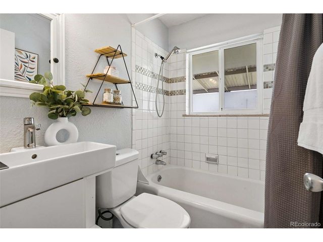 556 S Canosa Ct, Denver, CO 80219