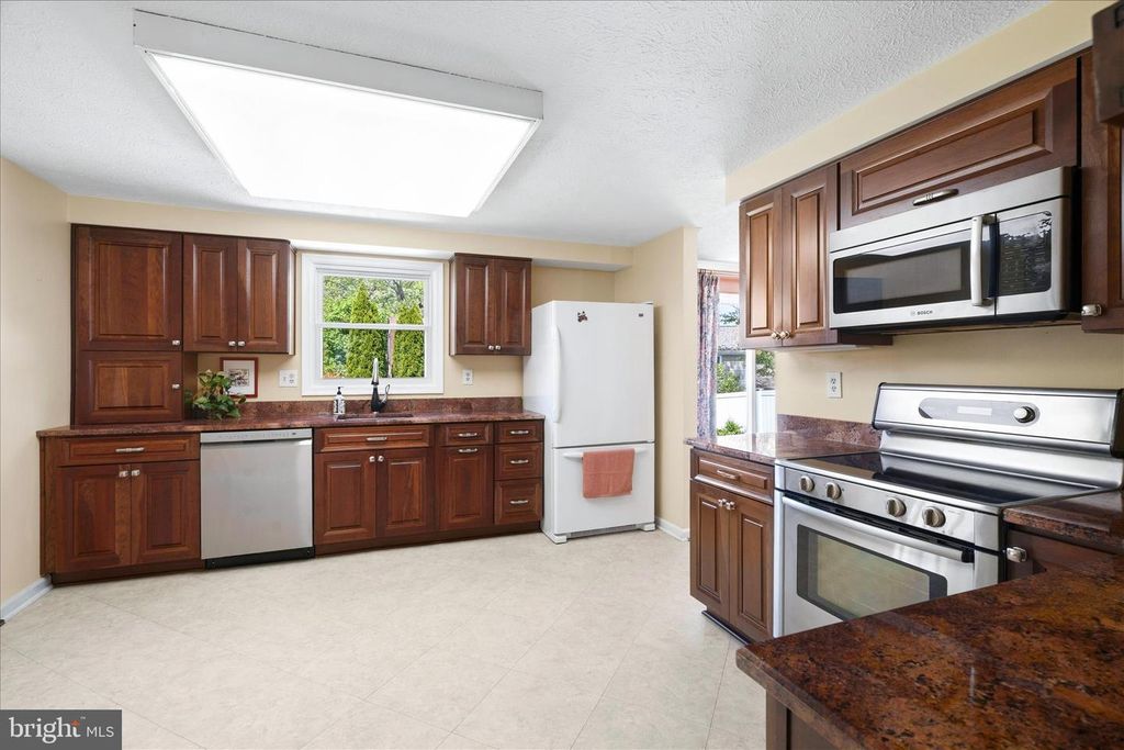 Image 12 of property listing at 1323 BUTTERFLY LN, Frederick, MD 21703