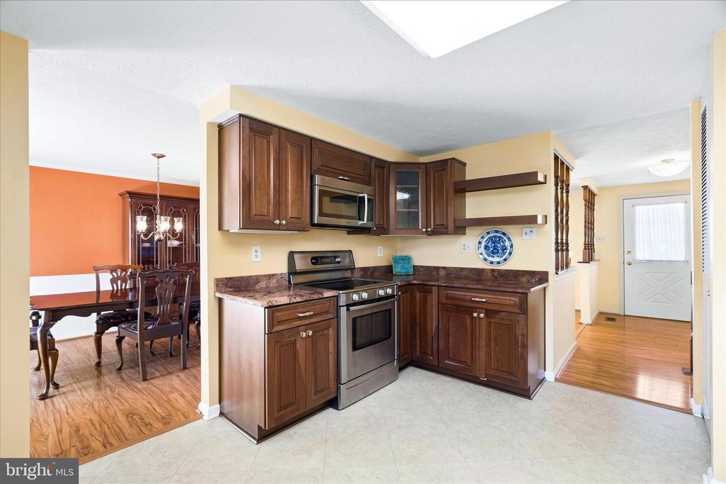 Image 13 of property listing at 1323 BUTTERFLY LN, Frederick, MD 21703