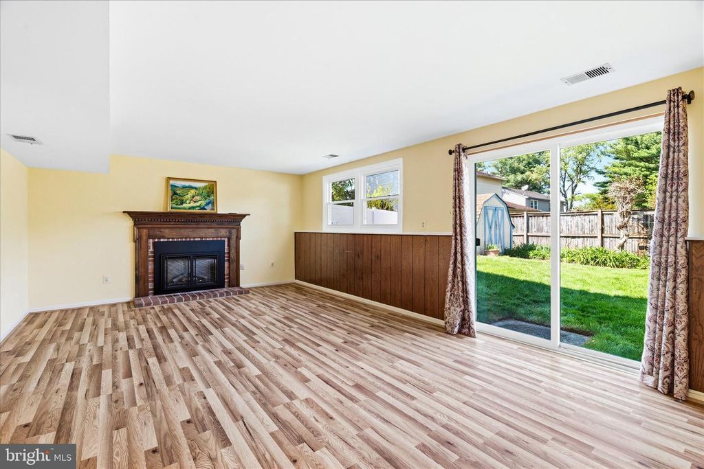 Image 15 of property listing at 1323 BUTTERFLY LN, Frederick, MD 21703