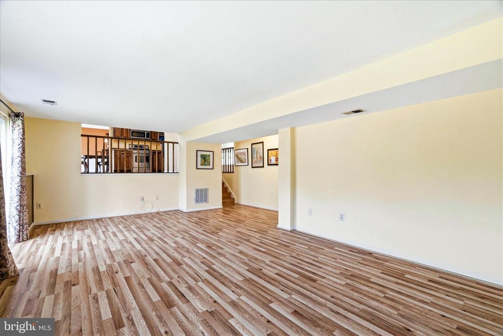 Image 17 of property listing at 1323 BUTTERFLY LN, Frederick, MD 21703