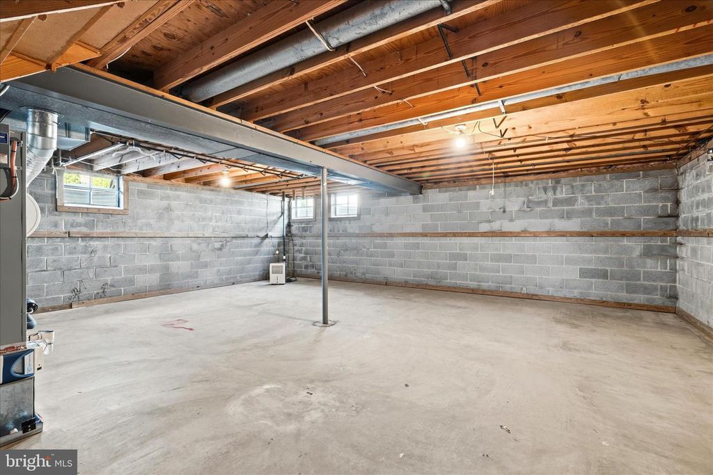 Image 27 of property listing at 1323 BUTTERFLY LN, Frederick, MD 21703