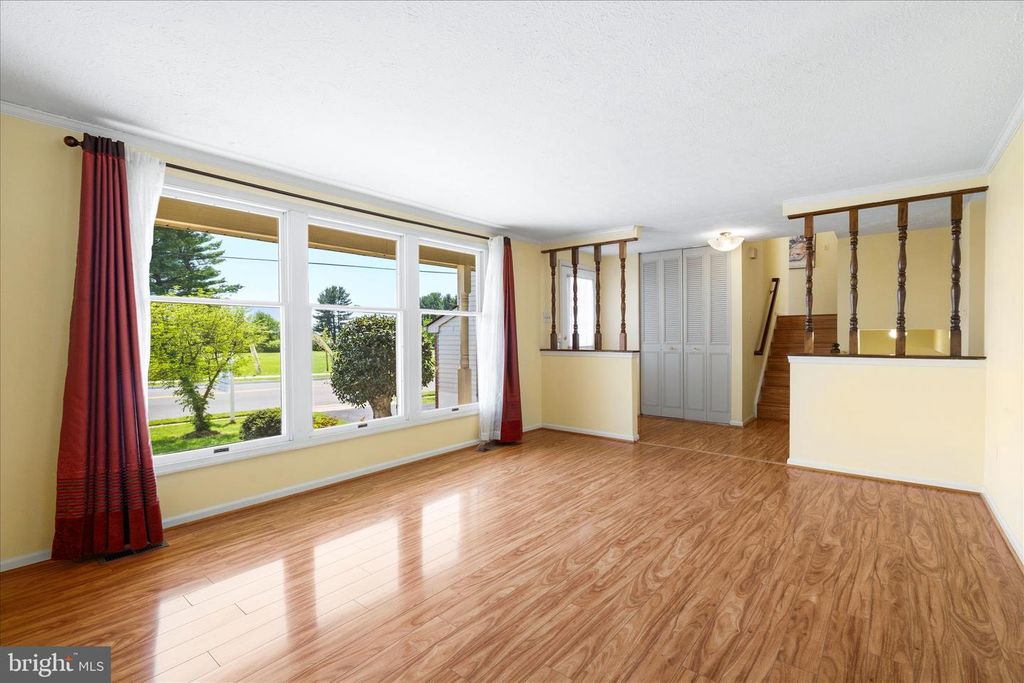 Image 5 of property listing at 1323 BUTTERFLY LN, Frederick, MD 21703