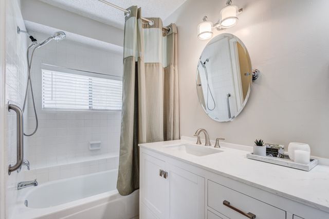 983 Acorn Drive, Lewisville, TX 75067