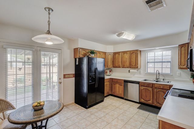 983 Acorn Drive, Lewisville, TX 75067