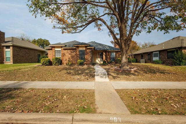 983 Acorn Drive, Lewisville, TX 75067