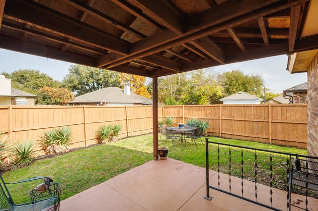 983 Acorn Drive, Lewisville, TX 75067