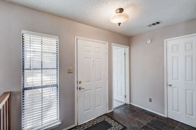 983 Acorn Drive, Lewisville, TX 75067