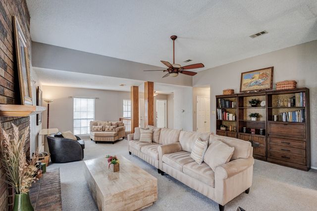 983 Acorn Drive, Lewisville, TX 75067