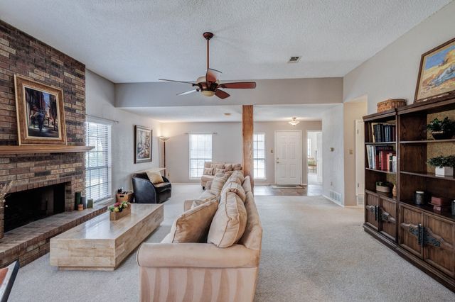 983 Acorn Drive, Lewisville, TX 75067