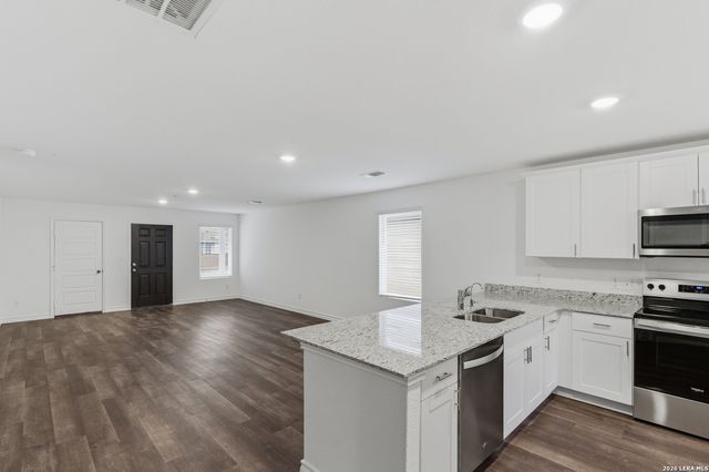 1246 LOS MOCHIS AVENUE, Converse, TX 78109